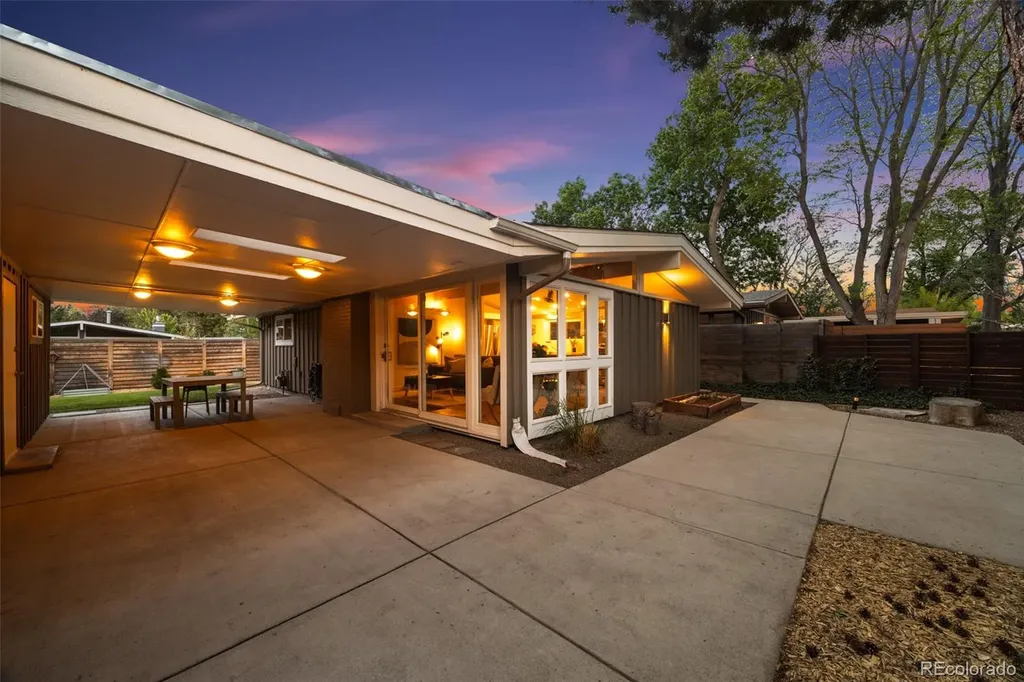 2550 S Newton Street Denver CO 80219
