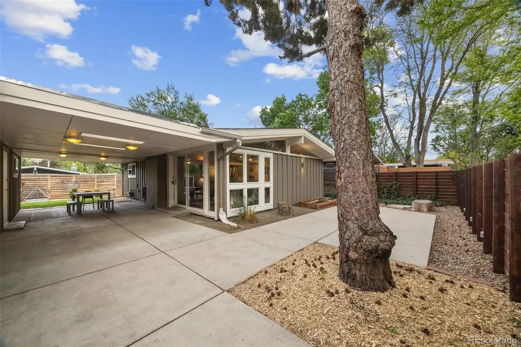 2550 S Newton Street Denver CO 80219