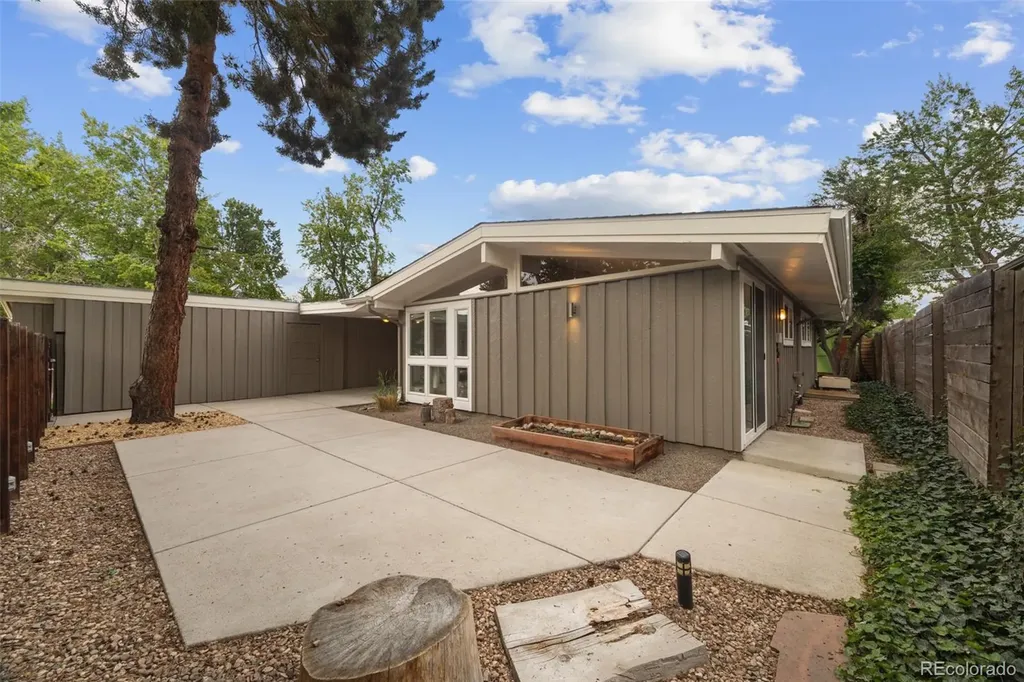 2550 S Newton Street Denver CO 80219