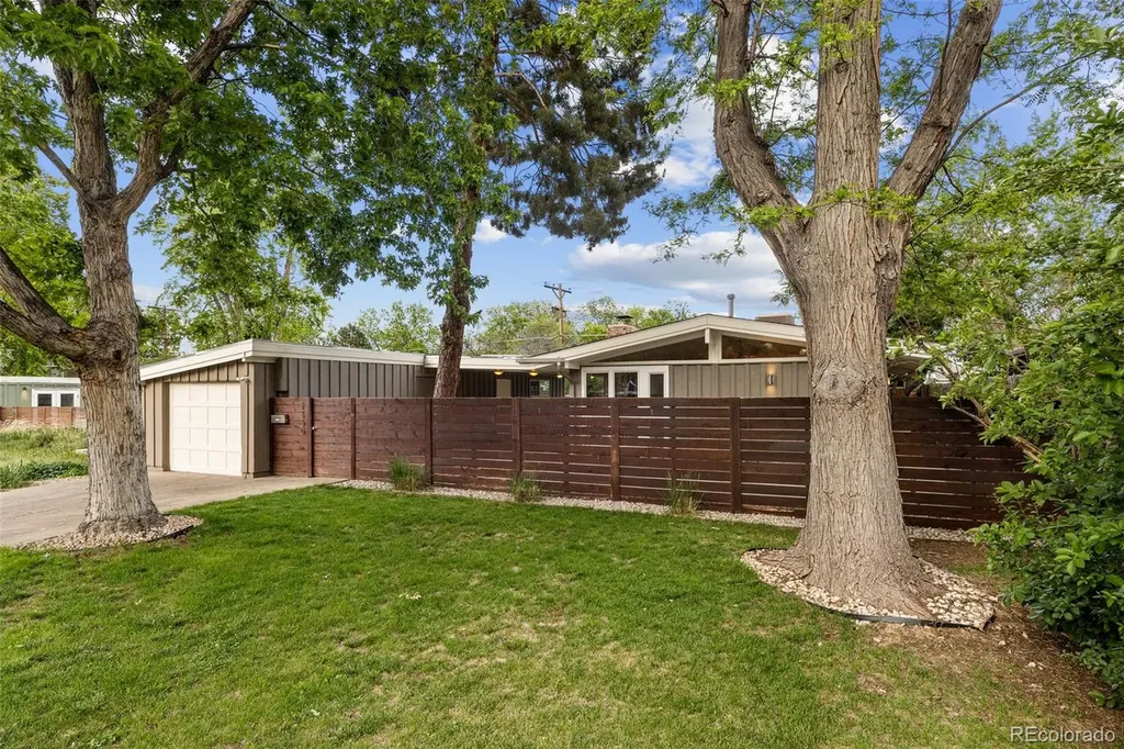 2550 S Newton Street Denver CO 80219