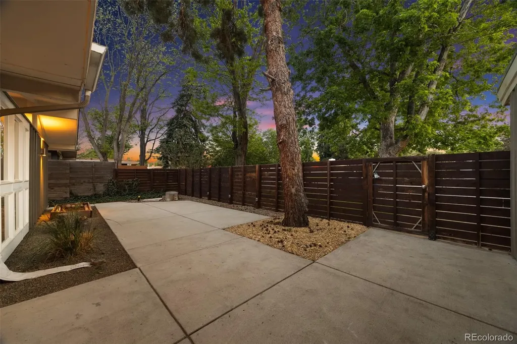 2550 S Newton Street Denver CO 80219