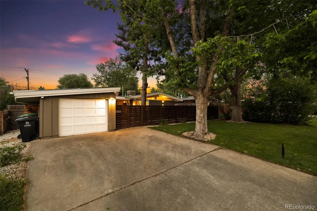 2550 S Newton Street Denver CO 80219