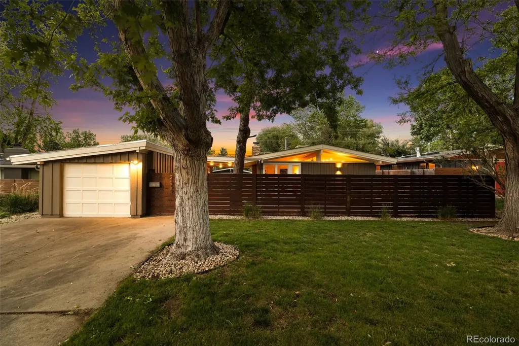 2550 S Newton Street Denver CO 80219