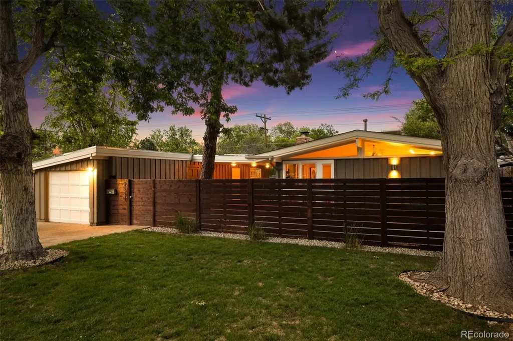 2550 S Newton Street Denver CO 80219