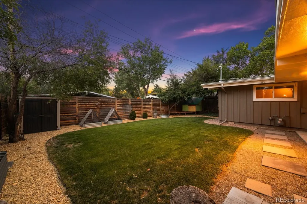 2550 S Newton Street Denver CO 80219