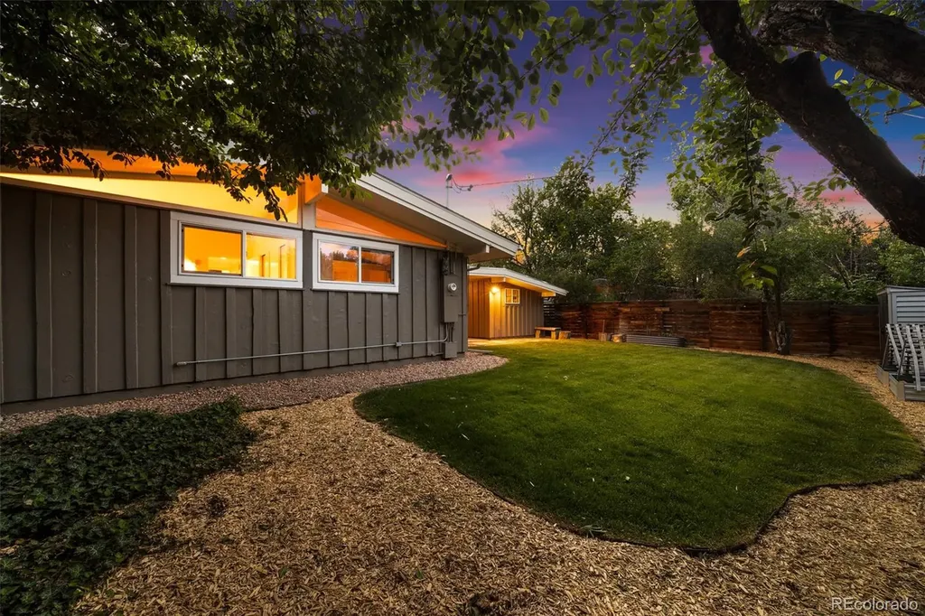 2550 S Newton Street Denver CO 80219