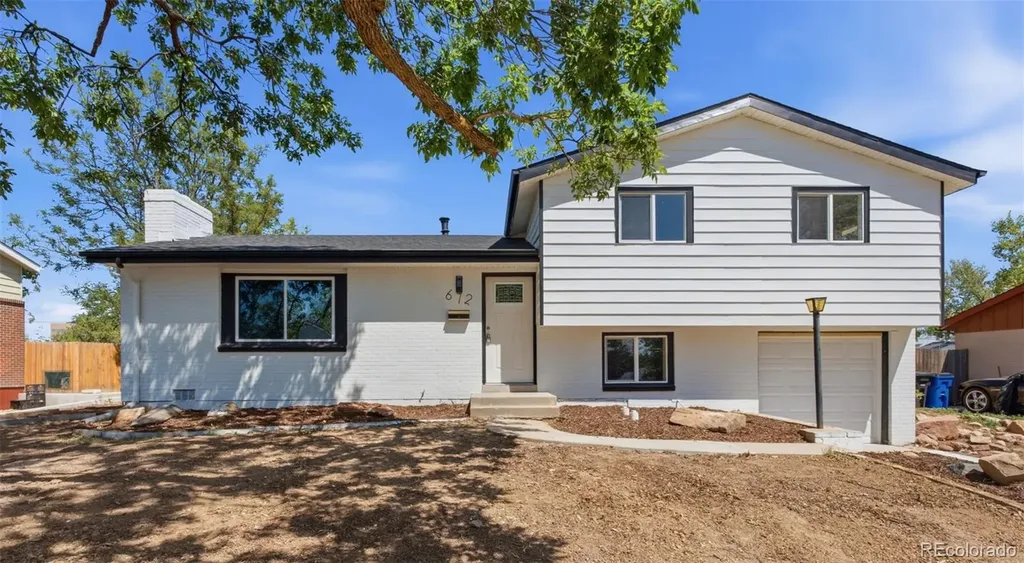 672 Elkhart Street Aurora CO 80011
