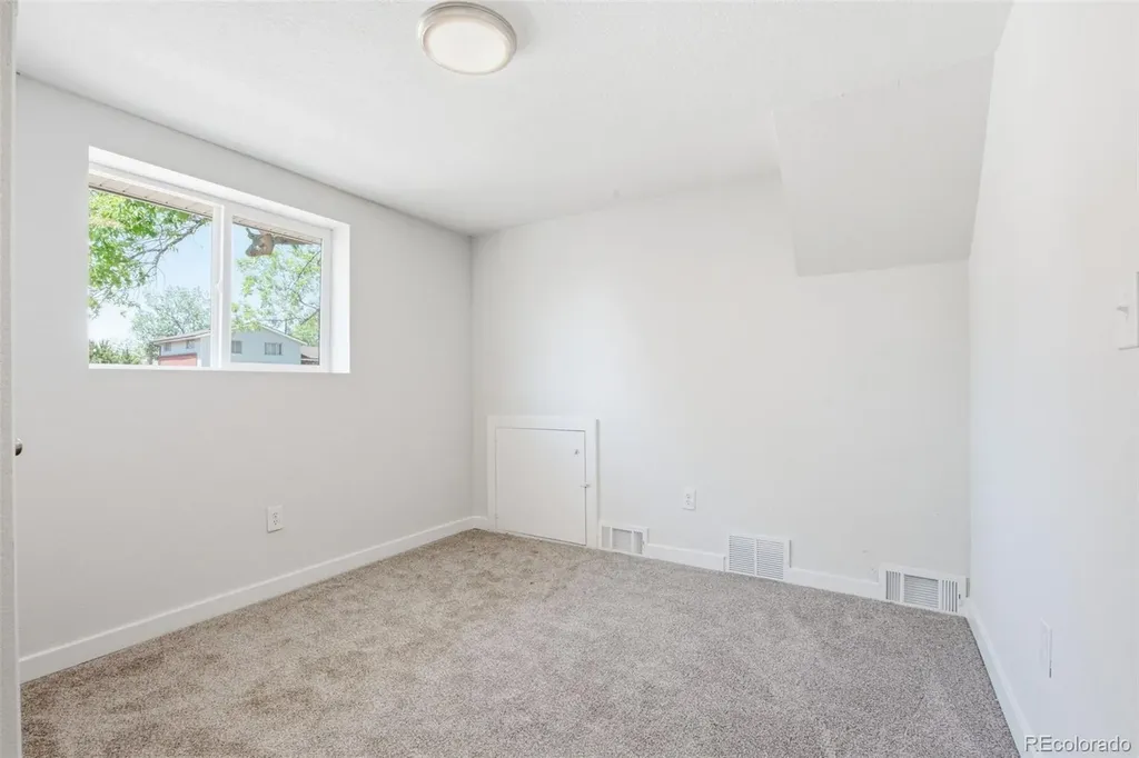 672 Elkhart Street Aurora CO 80011