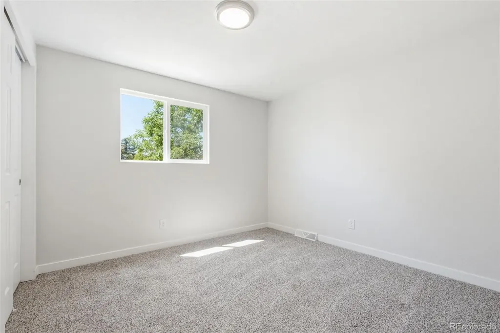672 Elkhart Street Aurora CO 80011
