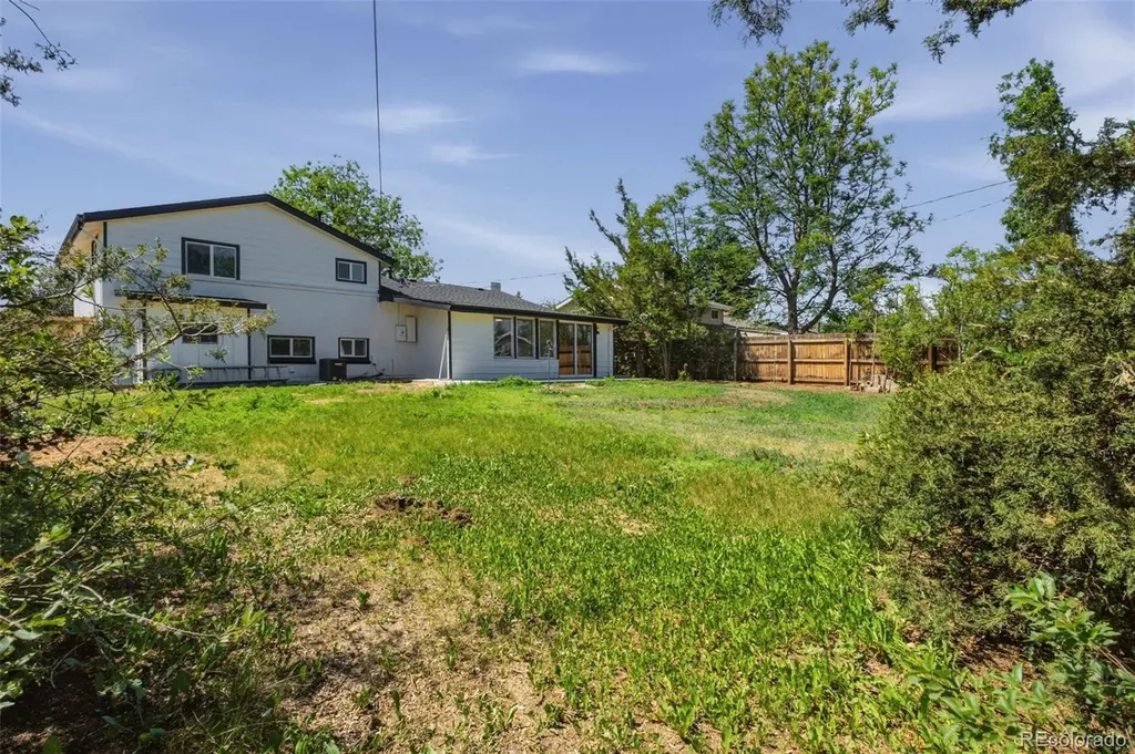 672 Elkhart Street Aurora CO 80011