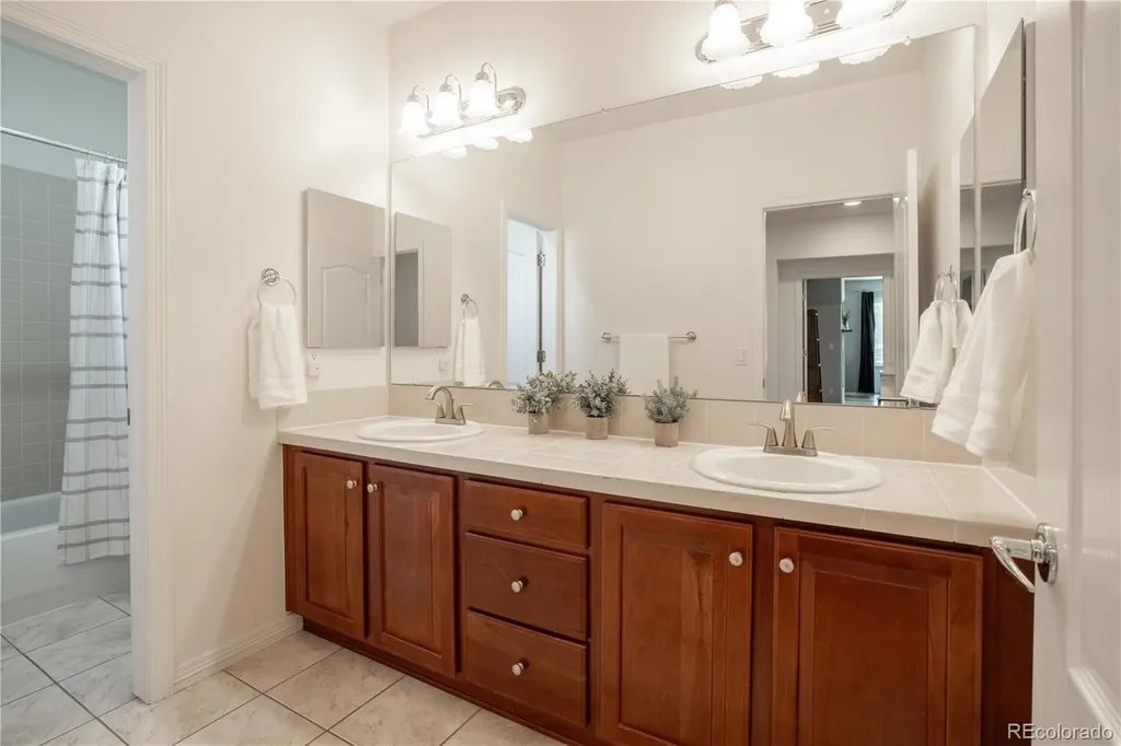 2550 Shadecrest Place Littleton CO 80126