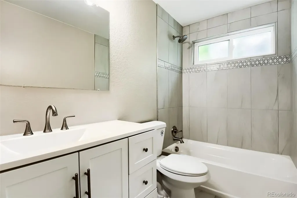 2152 S Eldridge Street Lakewood CO 80228
