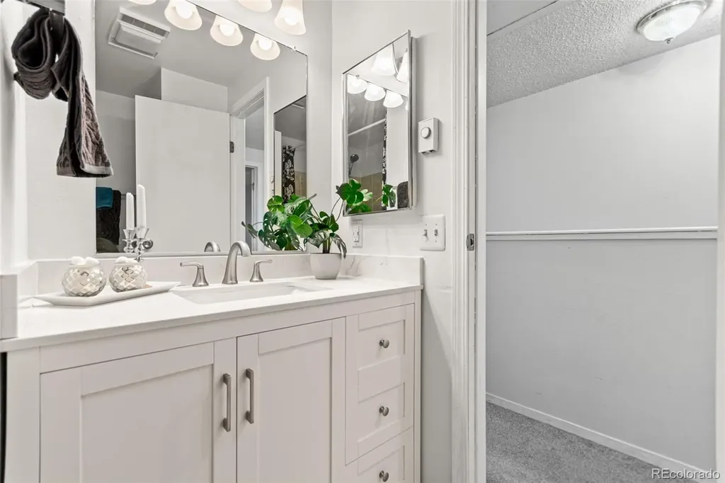 6906 W 48th Avenue Wheat Ridge CO 80033