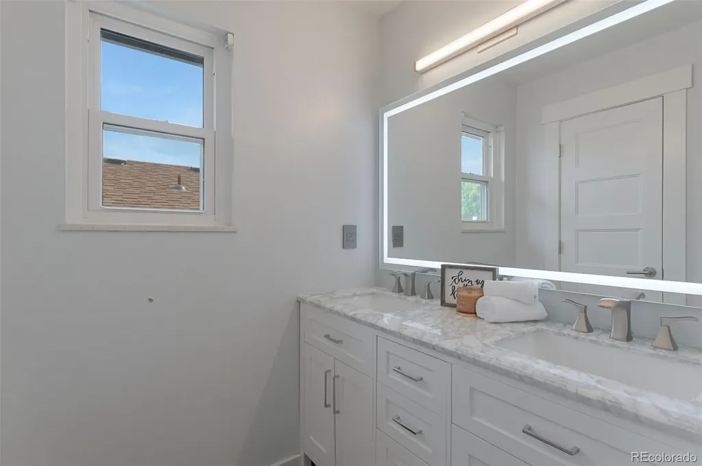 3843 S Atchison Way Aurora CO 80014
