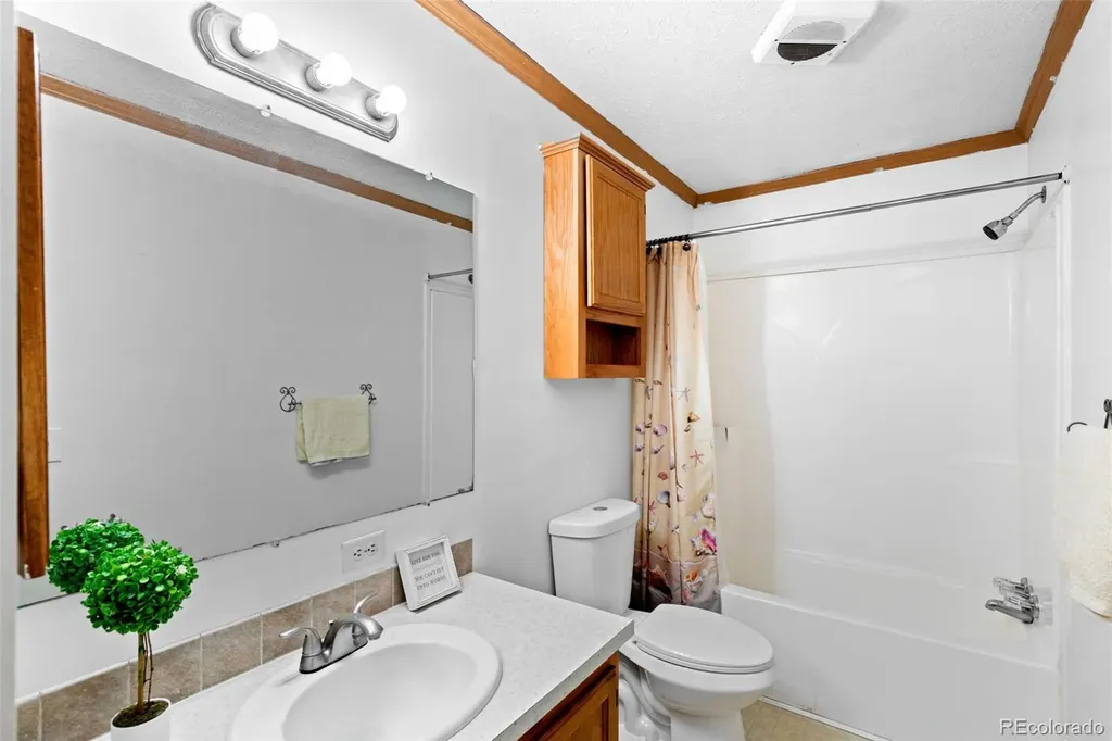 5690 W Bryant Street Denver CO 80221
