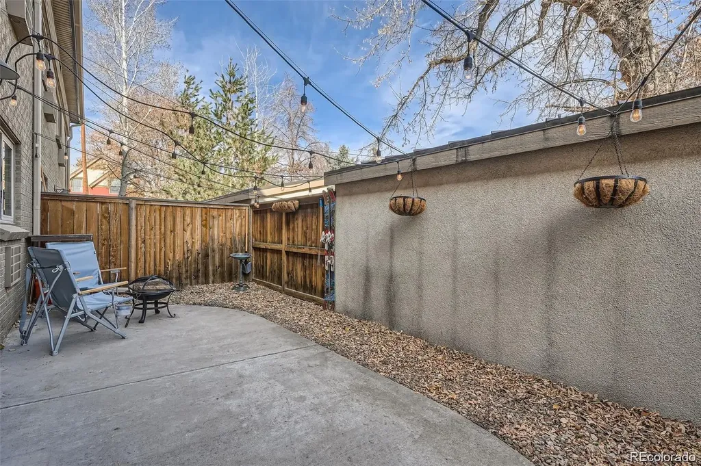 2460 W Caithness Place Denver CO 80211