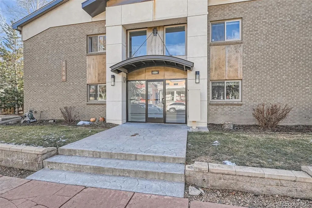 2460 W Caithness Place Denver CO 80211