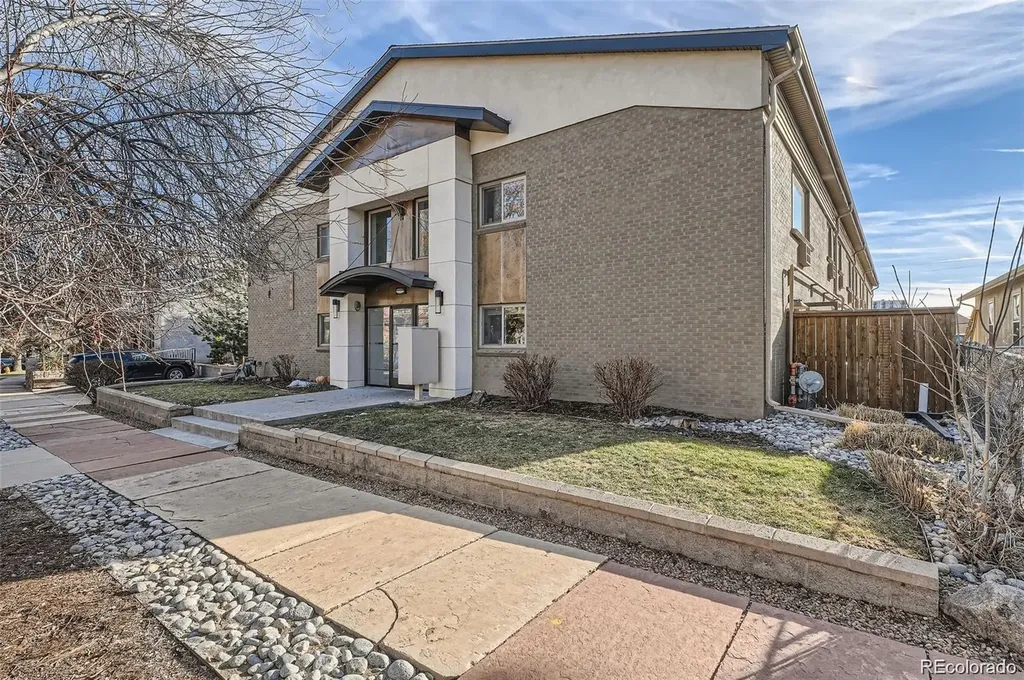 2460 W Caithness Place Denver CO 80211