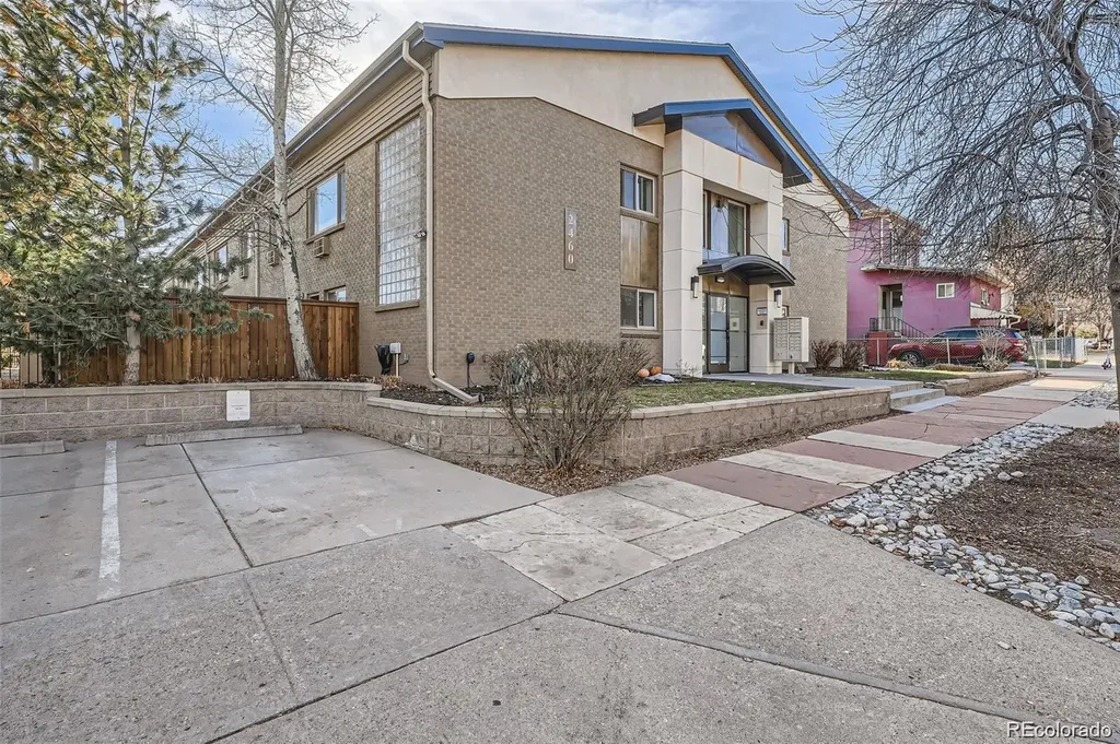 2460 W Caithness Place Denver CO 80211