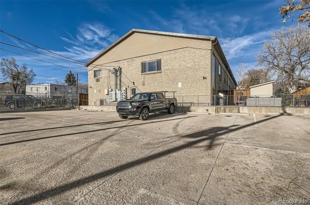 2460 W Caithness Place Denver CO 80211