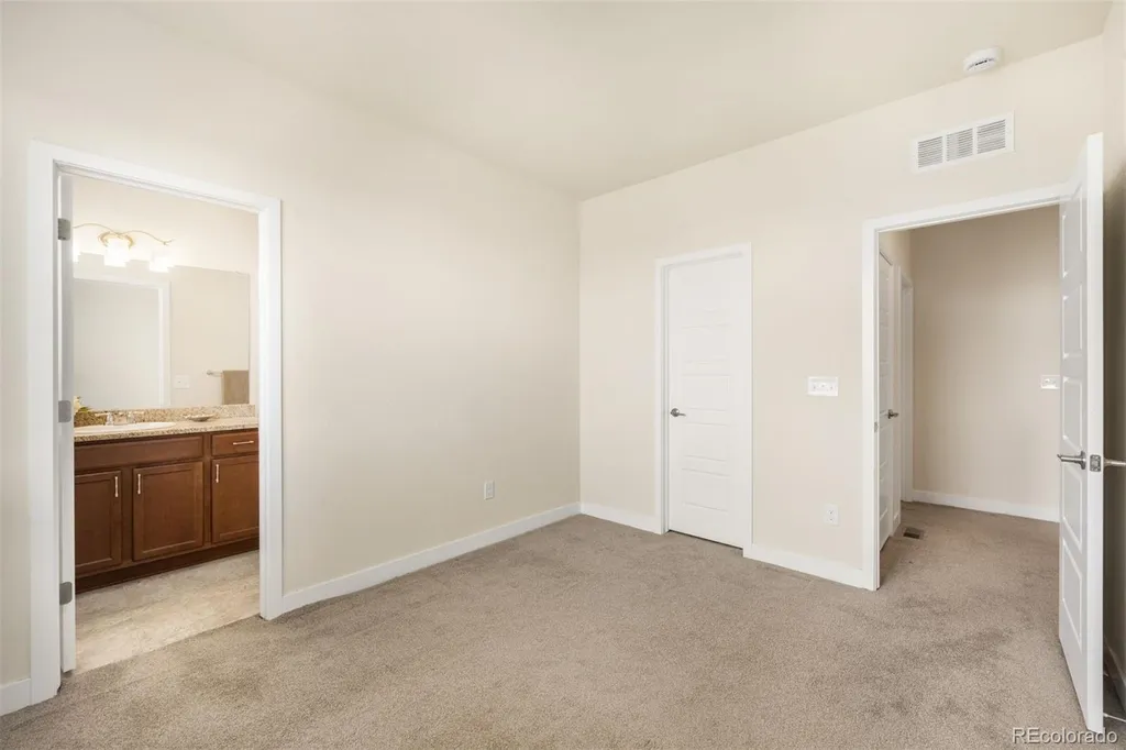 624 E Hinsdale Avenue Littleton CO 80122