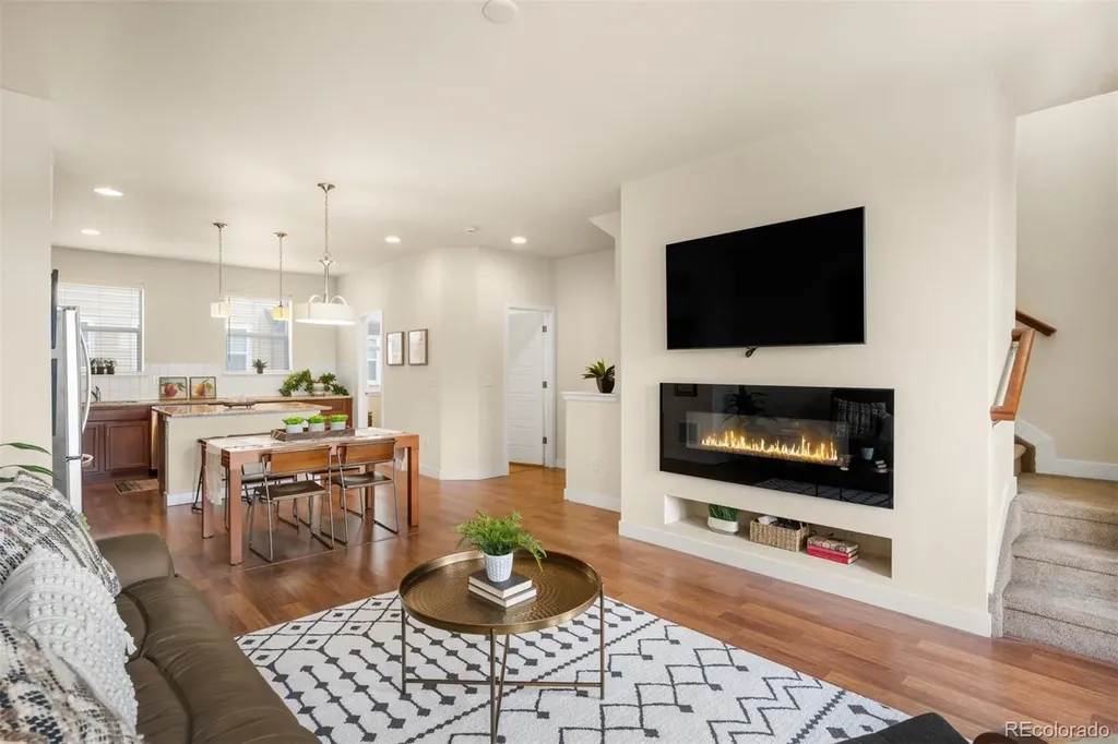 624 E Hinsdale Avenue Littleton CO 80122