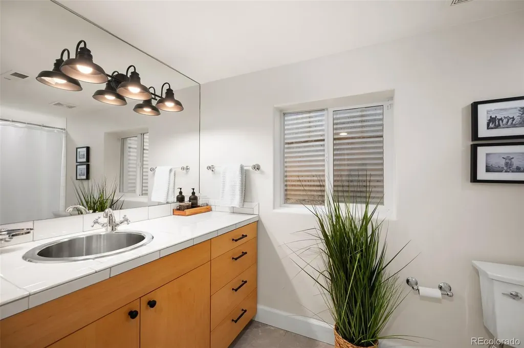 559 Jackson Street Denver CO 80206