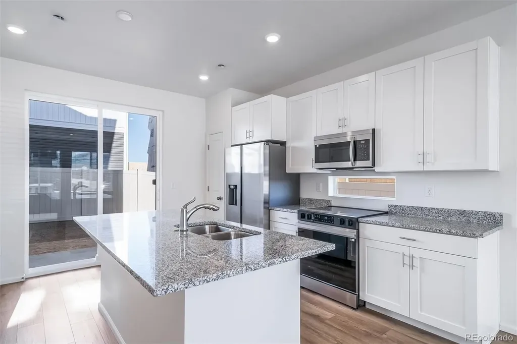 46601 Sunflower Lane Bennett CO 80102