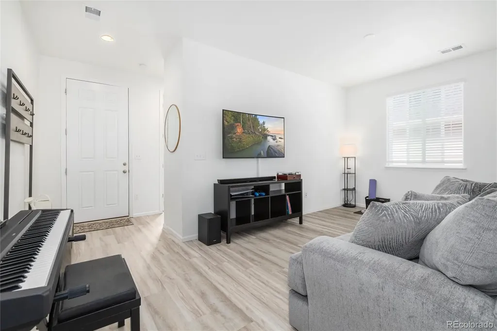 4616 S Malaya Court Aurora CO 80015