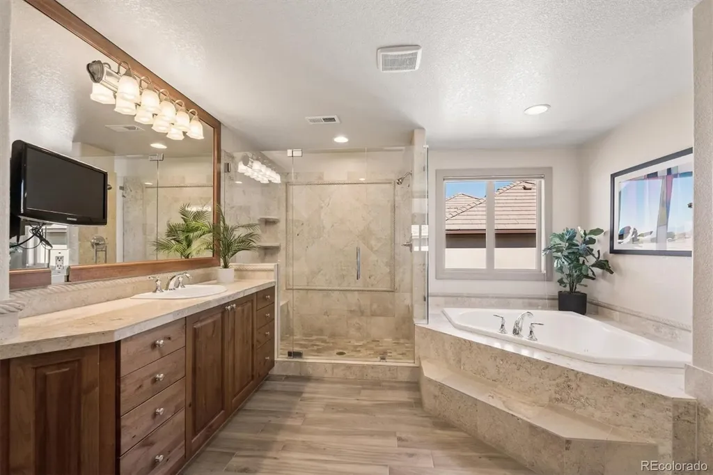 6893 S Netherland Way Aurora CO 80016