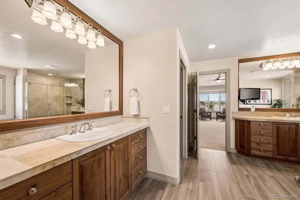 6893 S Netherland Way Aurora CO 80016