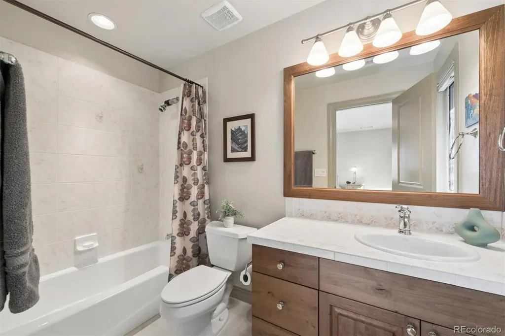 6893 S Netherland Way Aurora CO 80016