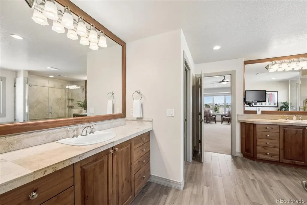 6893 S Netherland Way Aurora CO 80016