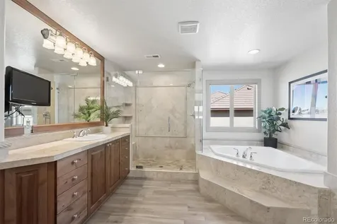 6893 S Netherland Way Aurora CO 80016