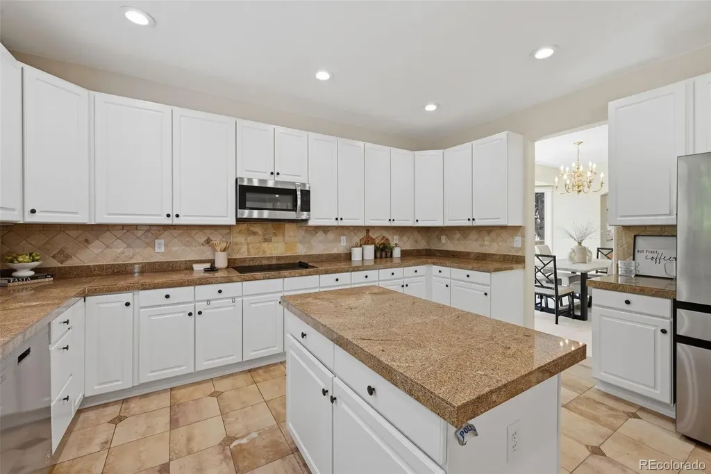 5498 S Helena Street Aurora CO 80015