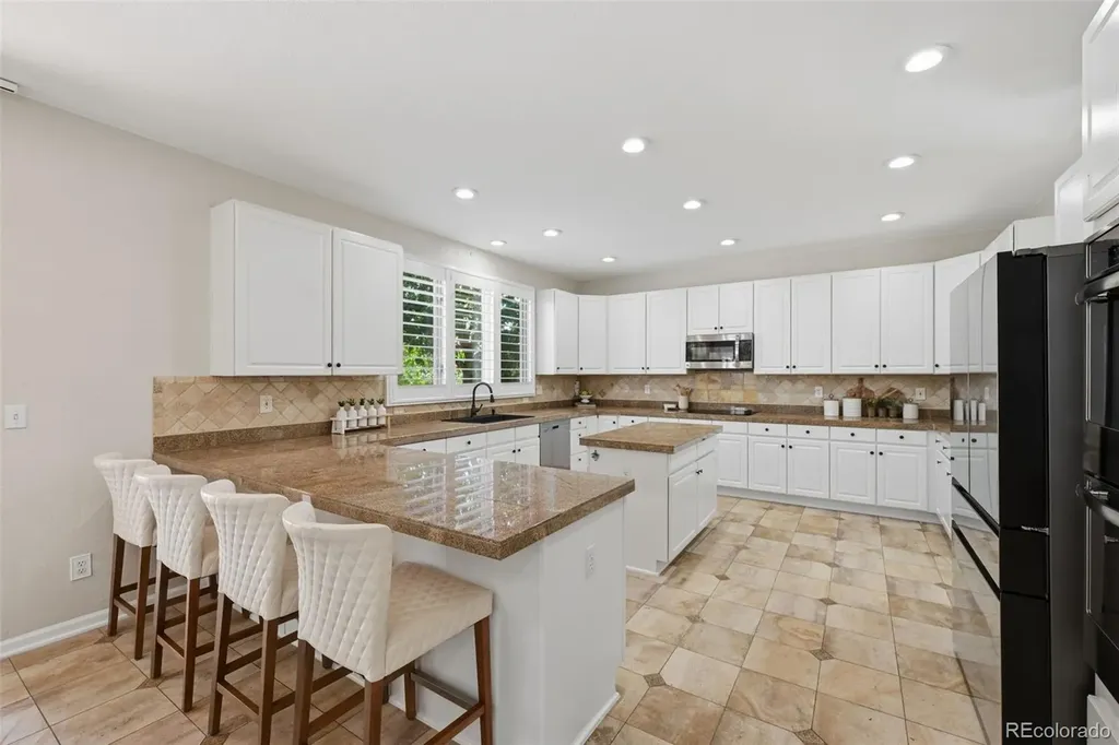 5498 S Helena Street Aurora CO 80015