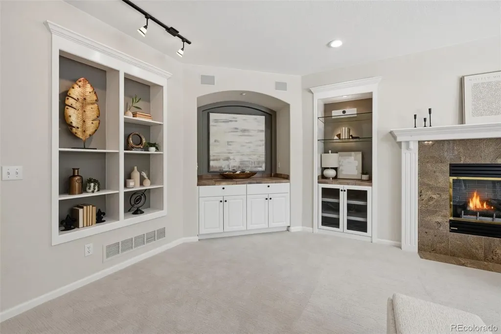 5498 S Helena Street Aurora CO 80015