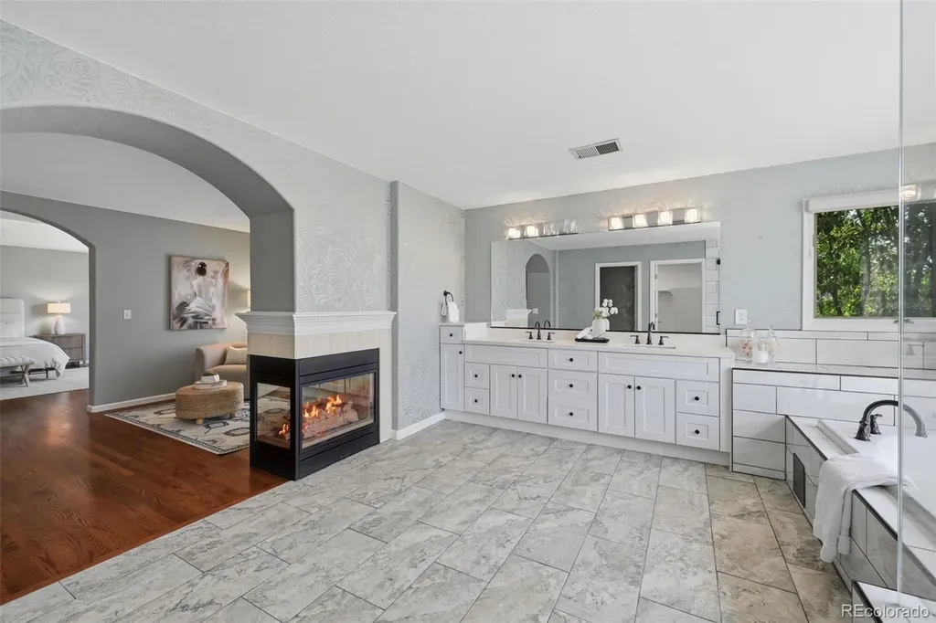 5498 S Helena Street Aurora CO 80015