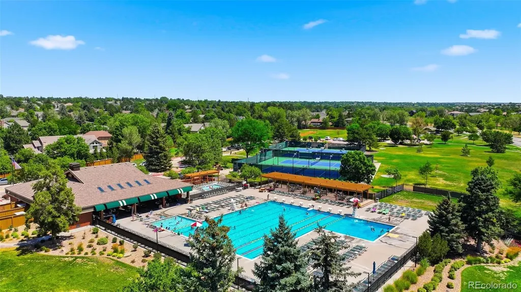 5498 S Helena Street Aurora CO 80015
