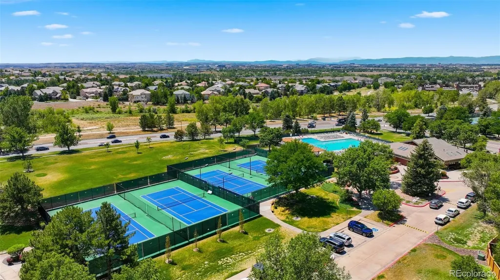 5498 S Helena Street Aurora CO 80015