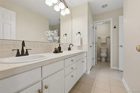 5498 S Helena Street Aurora CO 80015