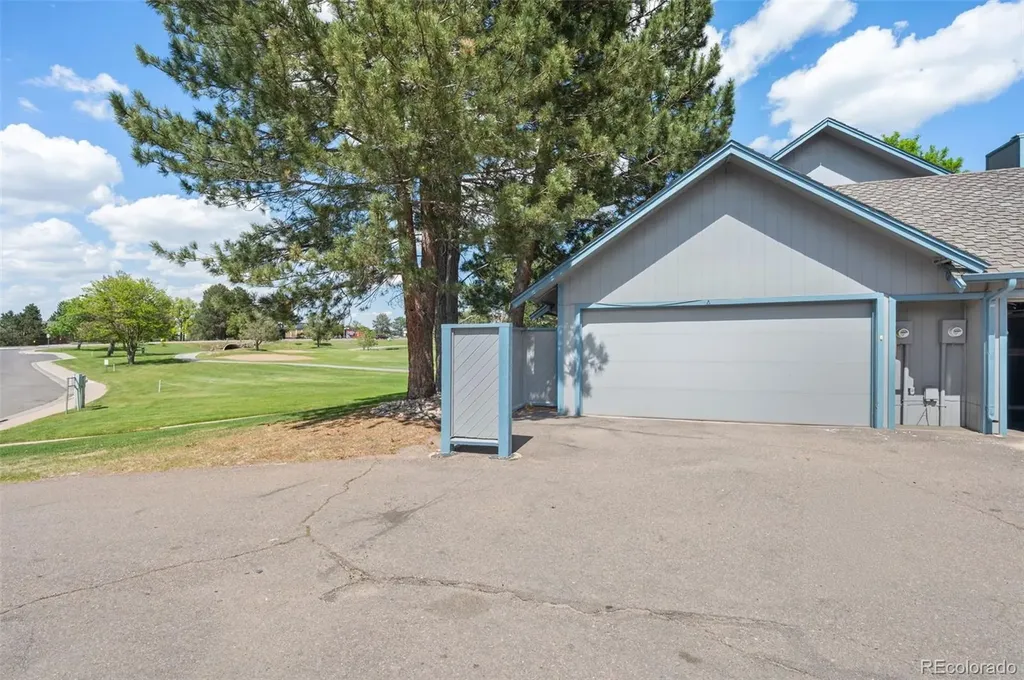 2408 S Victor Street Aurora CO 80014