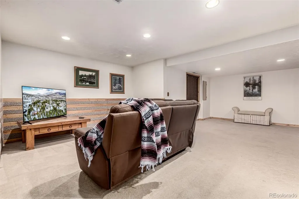 308 Red Hawk Circle Silverthorne CO 80498