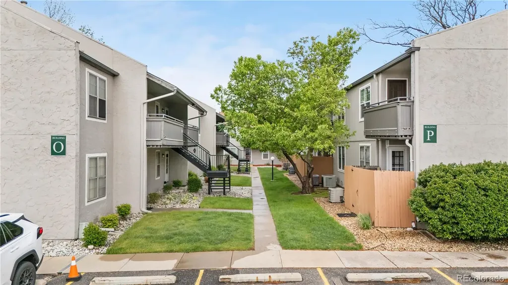 7110 S Gaylord Street Centennial CO 80122