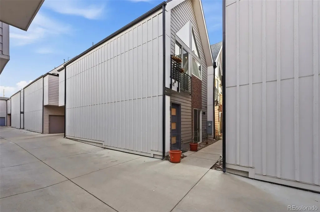 3411 N Albion Street Denver CO 80207