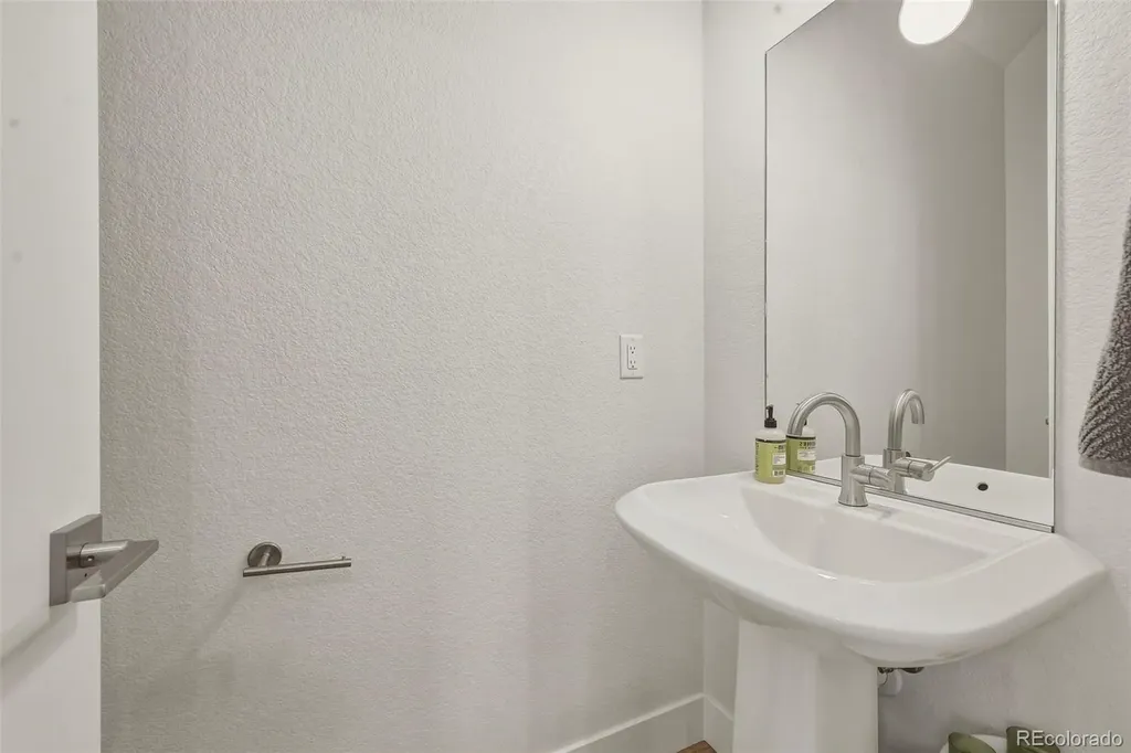 3411 N Albion Street Denver CO 80207