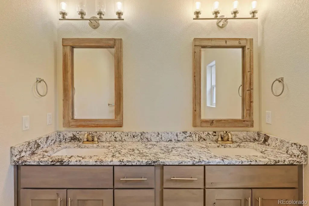 1897 N Mountain Estates Road Florissant CO 80816