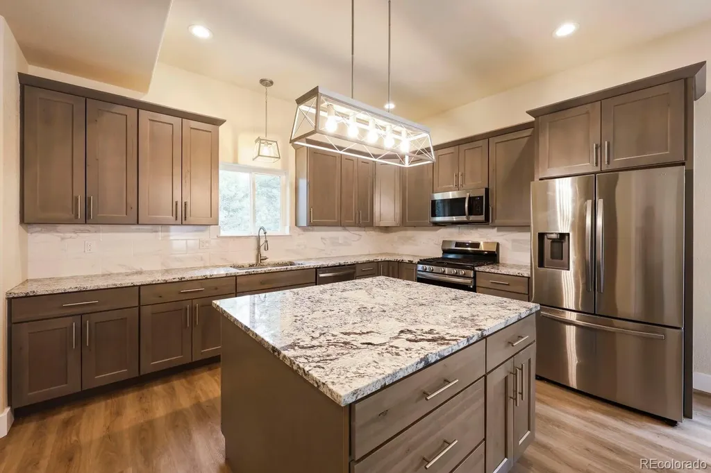 1897 N Mountain Estates Road Florissant CO 80816