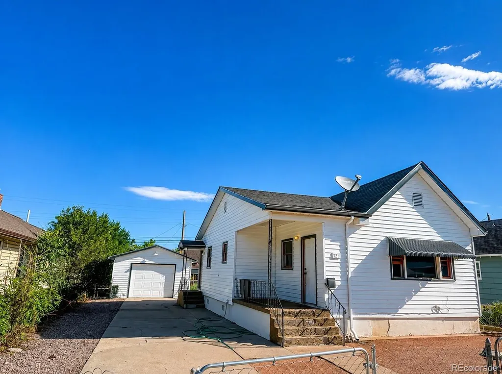 1729 E Abriendo Avenue Pueblo CO 81004