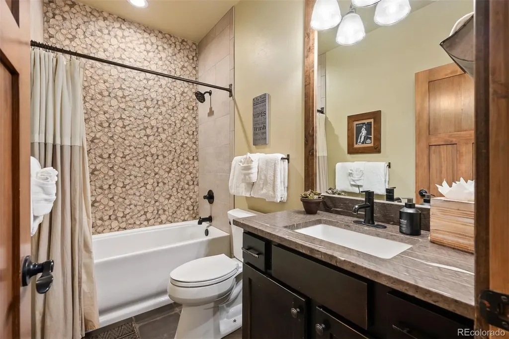 909 Park Avenue Grand Lake CO 80447